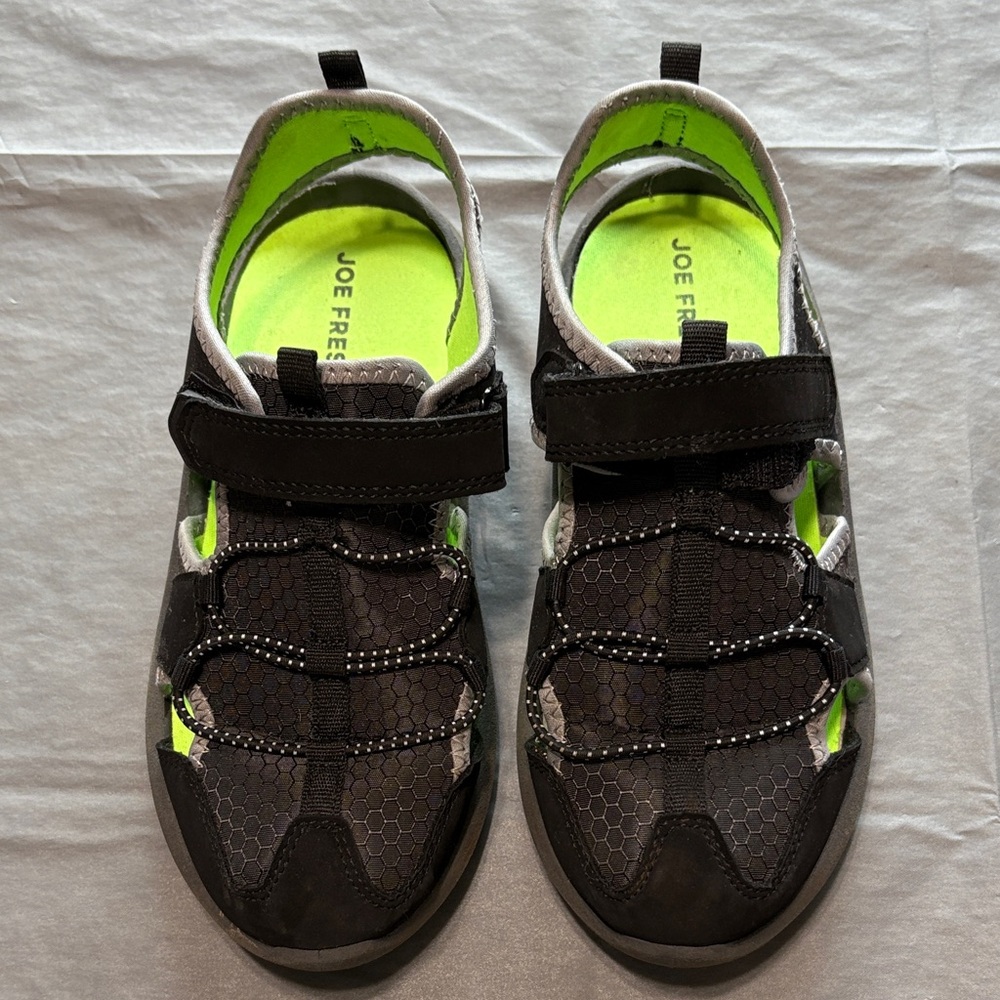 Joe Fresh Black and Green Kids Sandals Size 3
